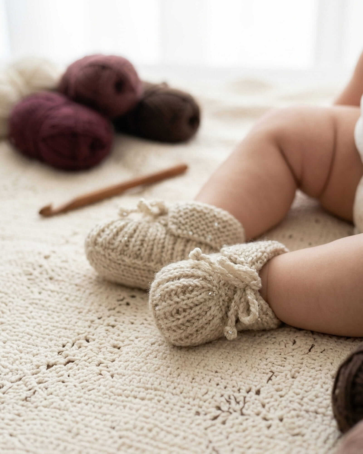 Chaussons pour bébé tricotés à la main, en Beige – Mérinos (0 - 12 mois)